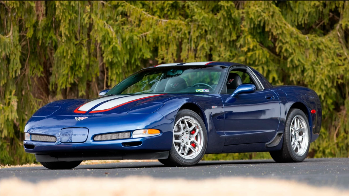 Click to Enlarge-Esc to Close Corvette Generations/C5/C5 2004 Blue Z06 COMMEMORATIVE EDITION.webp